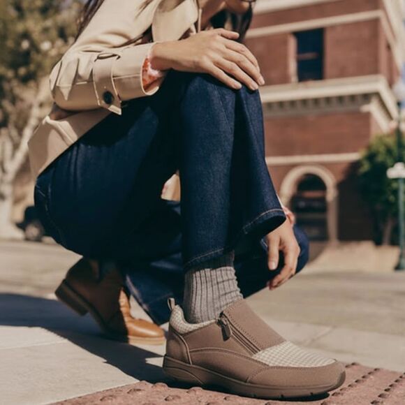 Lands’ End 11B All Weather Suede Zip Moc Shoes Beige Insulated Comfort Casual - Picture 11 of 11